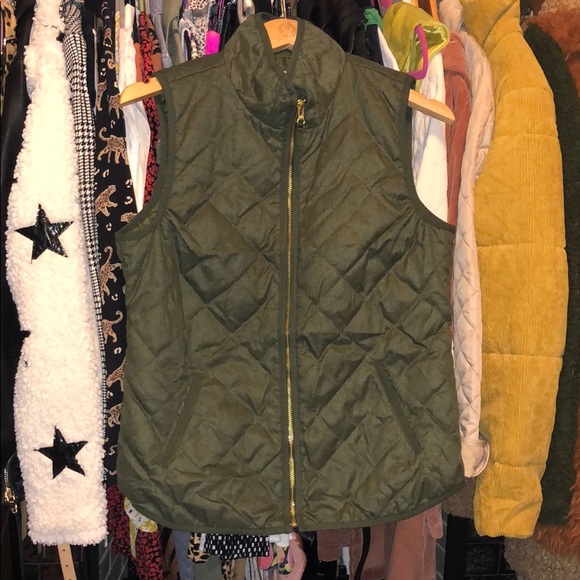 Old Navy Army Green Puffer Vest 